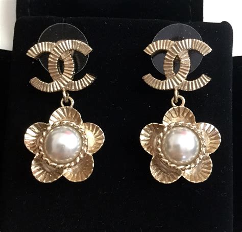 Vintage Chanel CC Gold Drop Earrings 